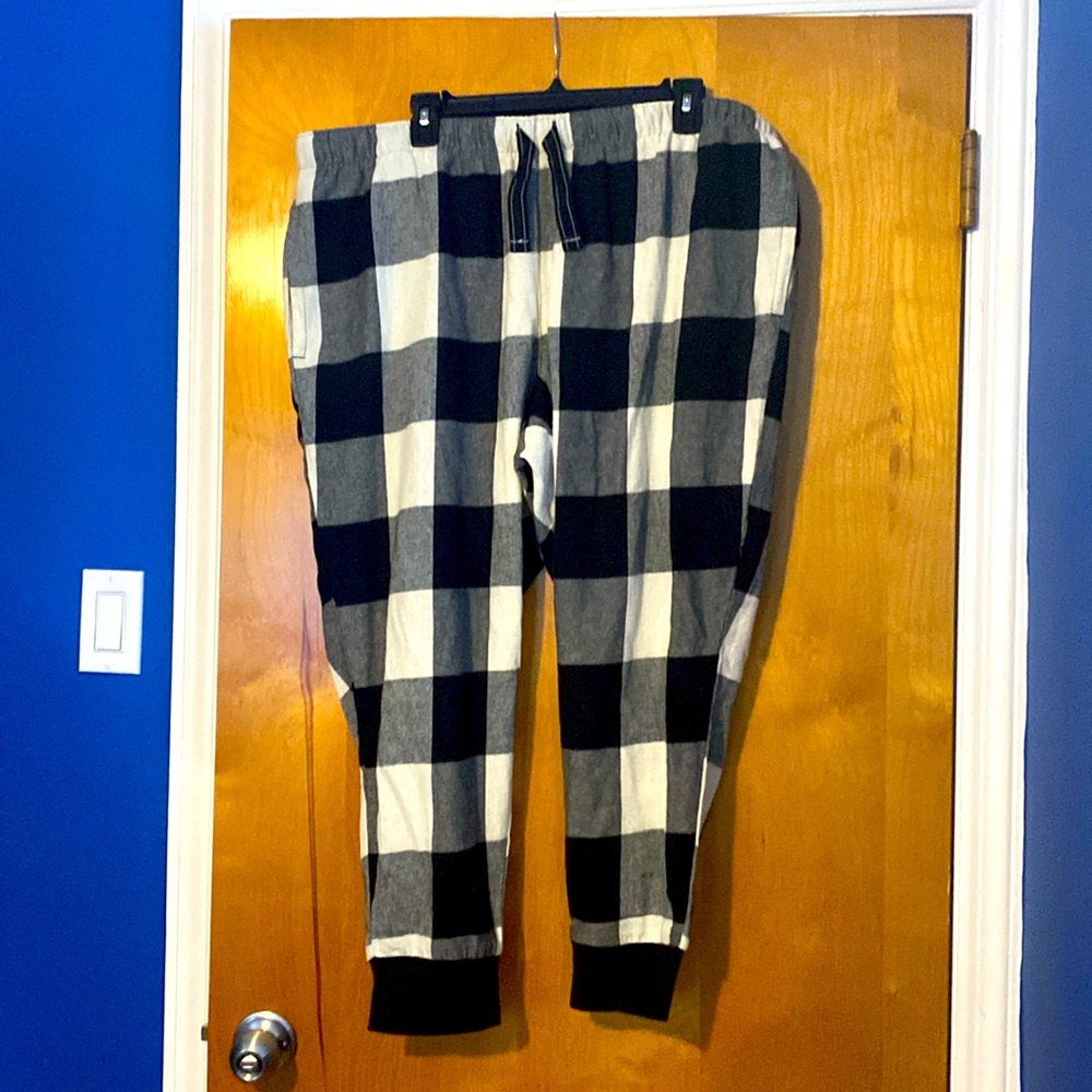 Old navy checkered pajama pants